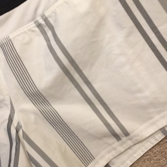 Lululemon Groovy Run Short 6 - Picture 13 of 14